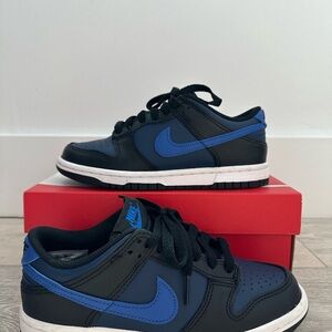 Nike Kids Sneakers in Black and Blue